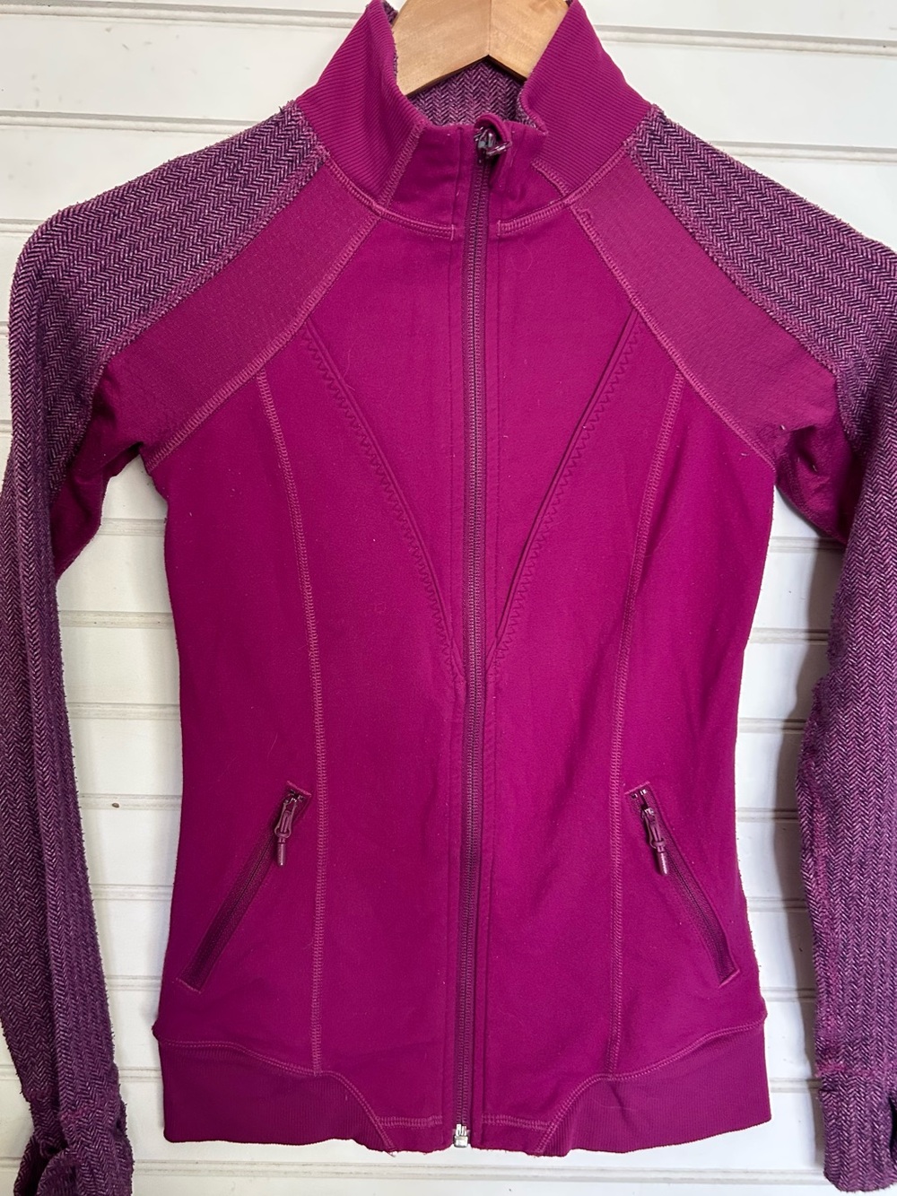 IVIVVA by LULULEMON girls size 10 jacket